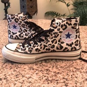 CONVERSE ALL STAR CHUCK TAYLOR LEOPARD HIGH TOPS 6.5